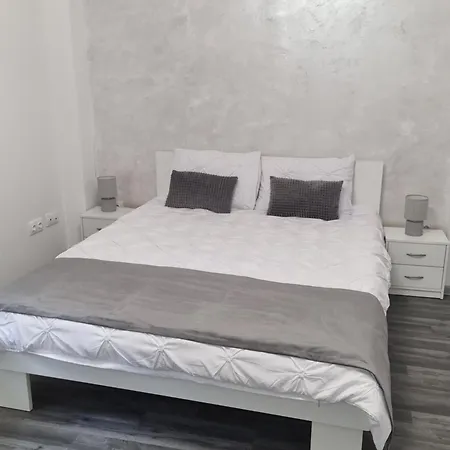 Arkadia 2 Bedroom Appartement *