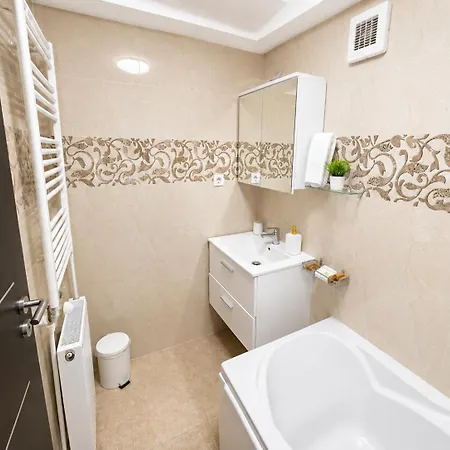 Arkadia 2 Bedroom