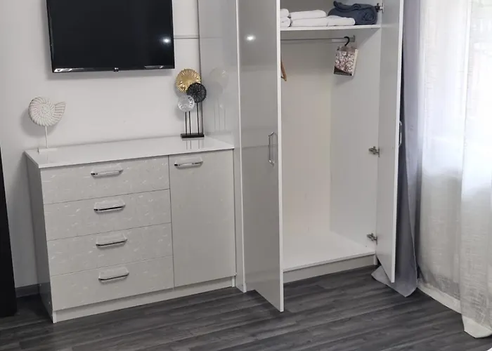 Arkadia 2 Bedroom 公寓 *