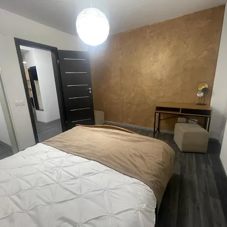 Arkadia 2 Bedroom Daire Bükreş