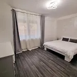Arkadia 2 Bedroom 부쿠레슈티